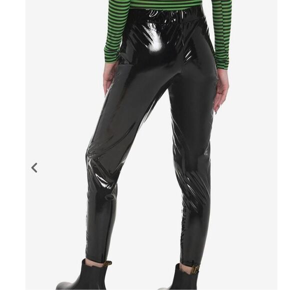 Hot Topic Faux Leather Lace-Up Leggings Size Medium New - Picture 7 of 7